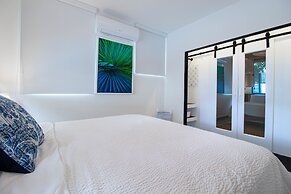 Villa Azure Ocean Suites