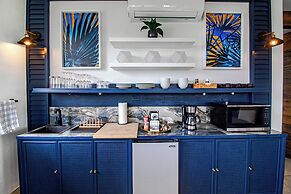 Villa Azure Ocean Suites