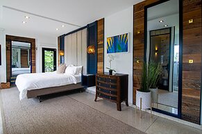 Villa Azure Ocean Suites