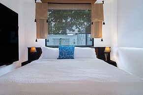 Villa Azure Ocean Suites