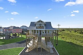 The Big Shore 4 Bedroom Home by RedAwning
