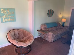 Cozy Historic Beach House In Ocean View 2 Bedroom Cottage by RedAwning