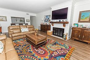 Shoreline Towers 1124 3 Bedroom Condo by RedAwning