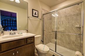 Kandice's 10-bed Themed Windsor Island Home 10 Bedroom Home