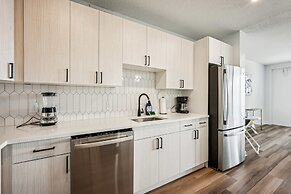 Arlington Modern Comfort Meets City Life