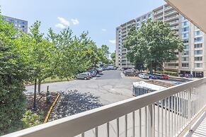 Arlington Modern Comfort Meets City Life