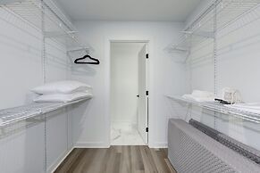 Arlington Modern Comfort Meets City Life