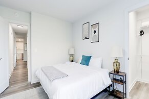 Arlington Modern Comfort Meets City Life