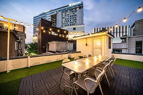 YAB Guesthouse - Female Only