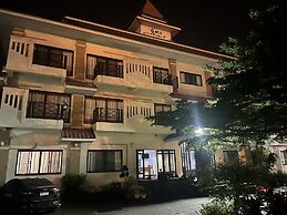 Chat Residence Hotel