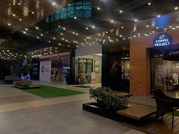 Elegant Condo at Symphony Tower 26C