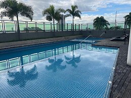 Elegant Condo at Symphony Tower 26C