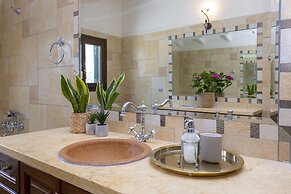 Solaris Methea Deluxe Suites