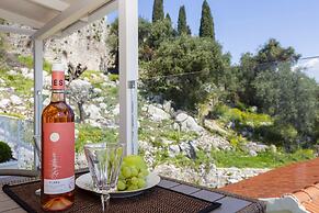 Solaris Methea Deluxe Suites