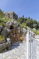 Solaris Methea Deluxe Suites