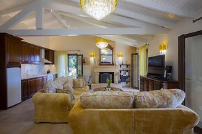 Solaris Methea Deluxe Suites