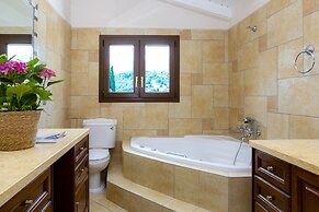 Solaris Methea Deluxe Suites