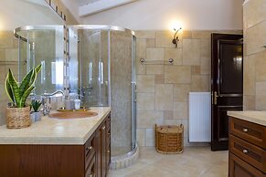 Solaris Methea Deluxe Suites