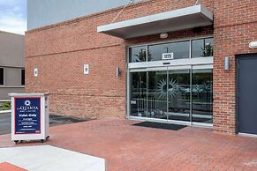 La Quinta Inn & Suites by Wyndham Chattanooga Downtown/South