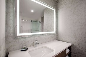 La Quinta Inn & Suites by Wyndham Chattanooga Downtown/South