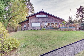 Puget Sound Cottage w/ Private Community Beach!