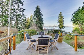Puget Sound Cottage w/ Private Community Beach!