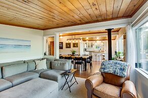 Puget Sound Cottage w/ Private Community Beach!