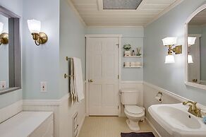 Puget Sound Cottage w/ Private Community Beach!