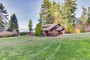 Puget Sound Cottage w/ Private Community Beach!