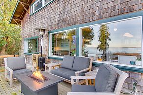 Puget Sound Cottage w/ Private Community Beach!