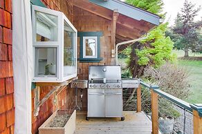 Puget Sound Cottage w/ Private Community Beach!