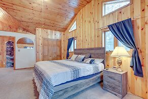 Lakefront Rhinelander Retreat w/ Private Hot Tub!