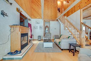 Lakefront Rhinelander Retreat w/ Private Hot Tub!