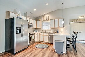 Northeast Wilmington Home ~ 5 Mi to Beach!