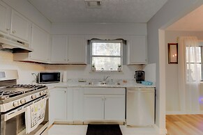 Lithonia Home, 5 Mi to Panola Mountain State Park