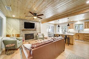 Deck & Fire Pit: Modern Munds Park Retreat!