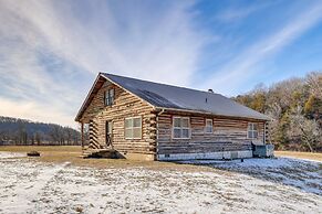 Authentic Log Cabin in Pineville ~ 2 Mi to River!