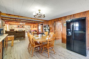 Authentic Log Cabin in Pineville ~ 2 Mi to River!