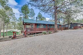 'double D Cabin' w/ Deck, 4 Mi to Grindstone Lake!