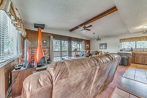 'double D Cabin' w/ Deck, 4 Mi to Grindstone Lake!