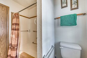 'double D Cabin' w/ Deck, 4 Mi to Grindstone Lake!