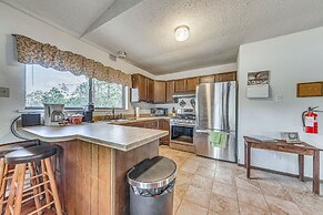 'double D Cabin' w/ Deck, 4 Mi to Grindstone Lake!