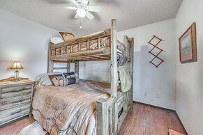 'double D Cabin' w/ Deck, 4 Mi to Grindstone Lake!