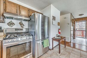 'double D Cabin' w/ Deck, 4 Mi to Grindstone Lake!