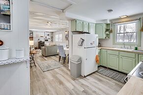 Riverfront Topsham Home ~ 28 Mi to Portland!