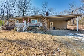 Searcy Retreat Home Near Little Red River