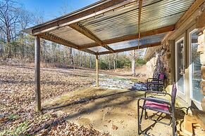 Searcy Retreat Home Near Little Red River