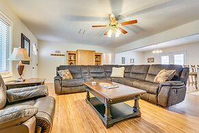 Searcy Retreat Home Near Little Red River