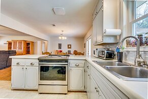 Searcy Retreat Home Near Little Red River