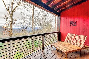 Quiet Blue Ridge Cabin w/ Hot Tub, Mountain Views!